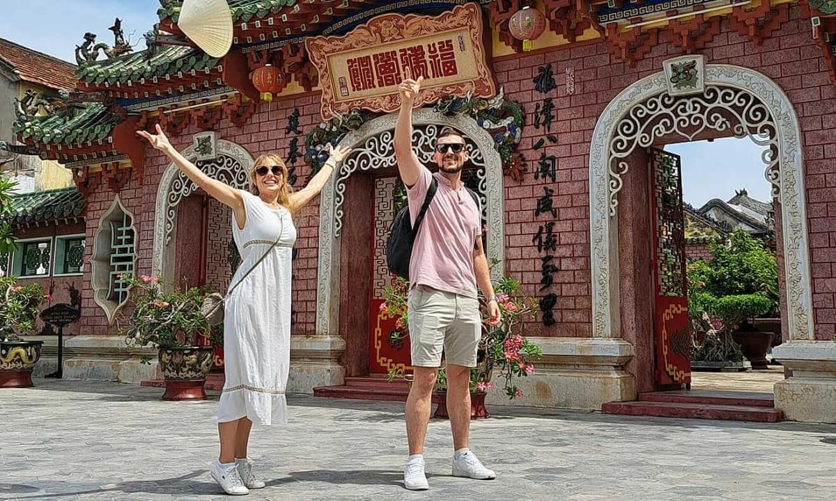 Foreign Tourists Traveling to Vietnam: A Complete Guide to Discovering the Land of Wonders