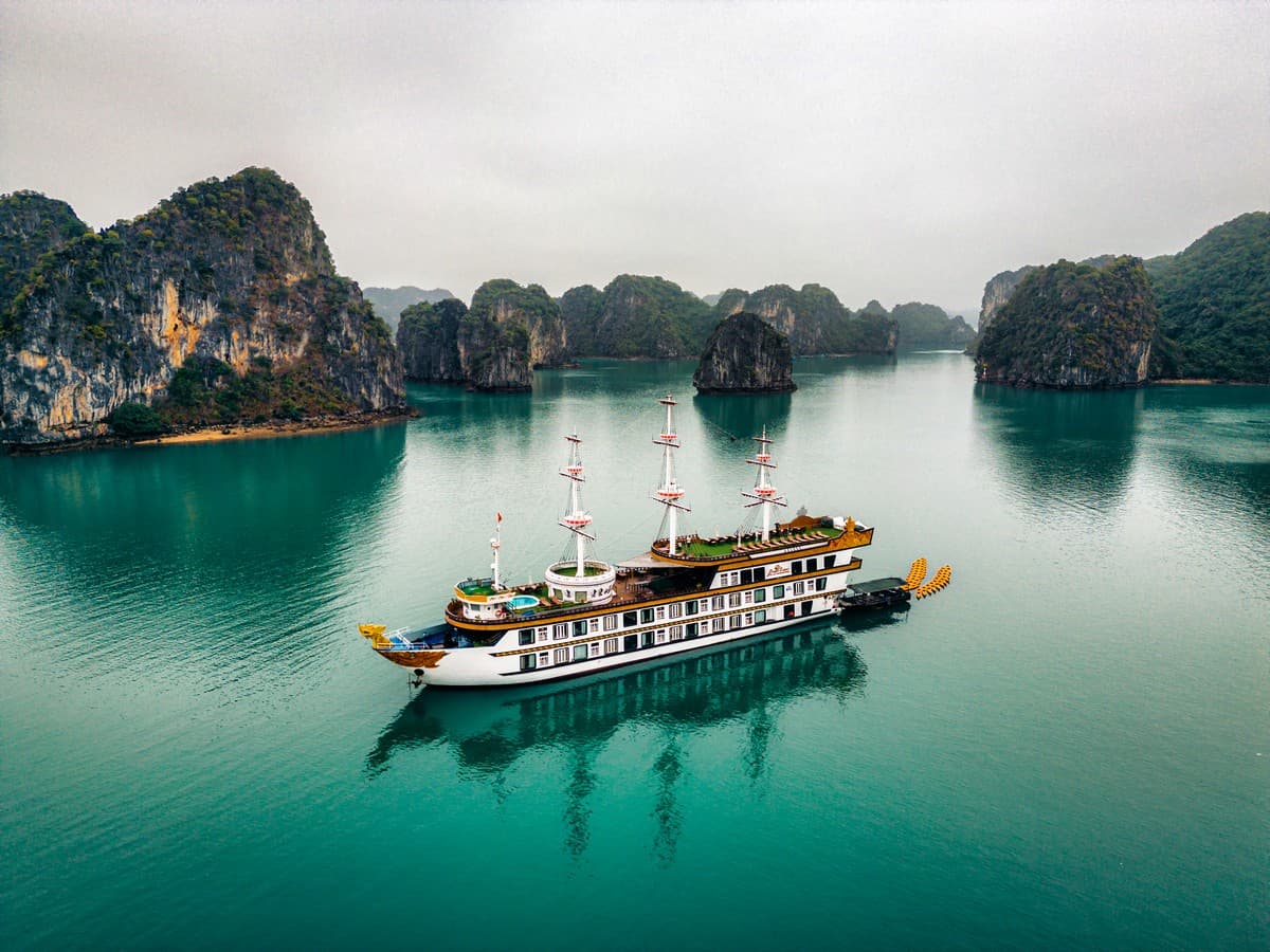 Why Choose a Luxury Halong Bay Overnight Cruise?