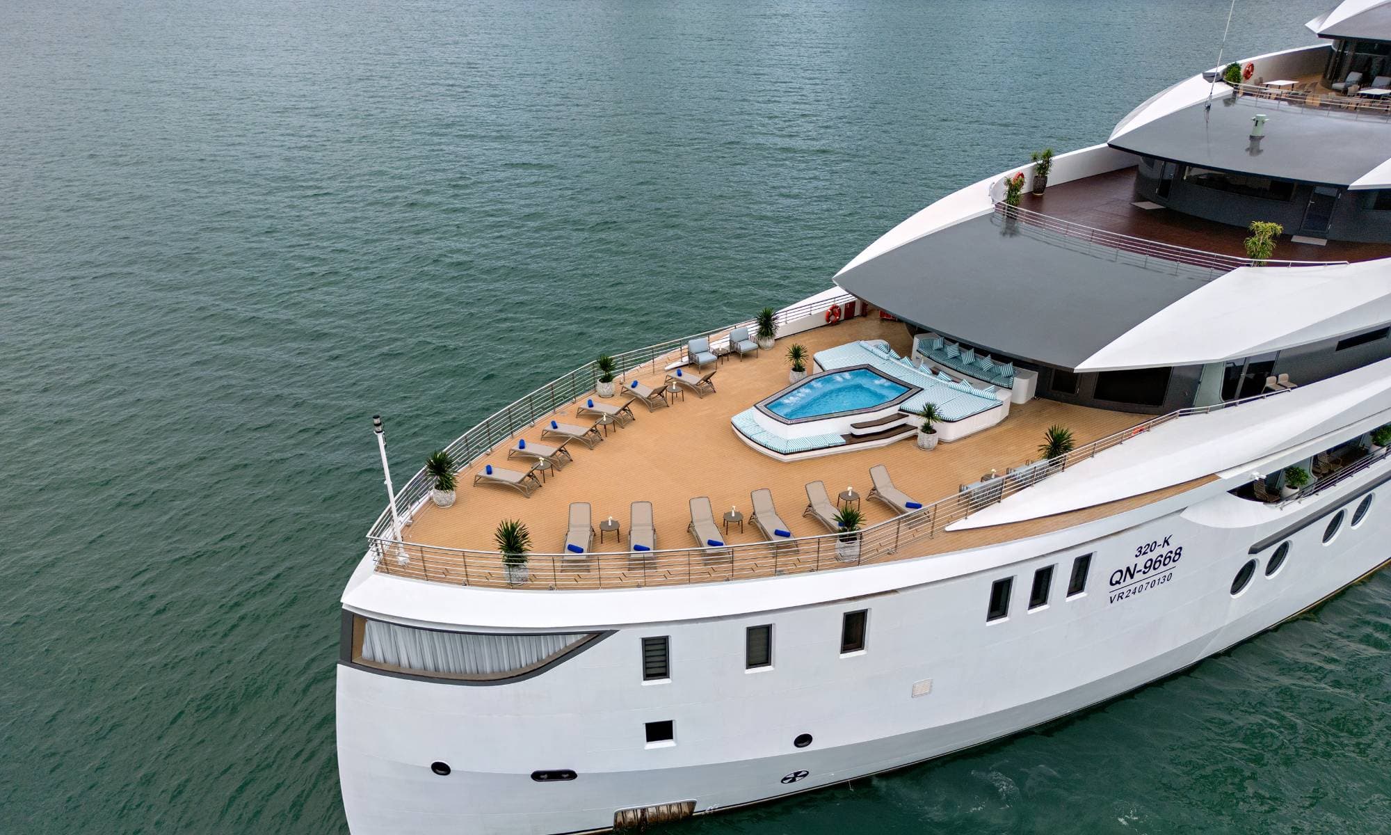 Tips for Booking a Luxury Halong Bay Overnight Cruise