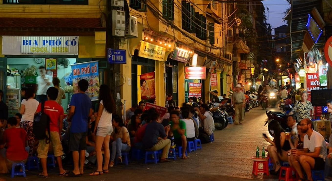 Cultural Etiquette on Beer Streets